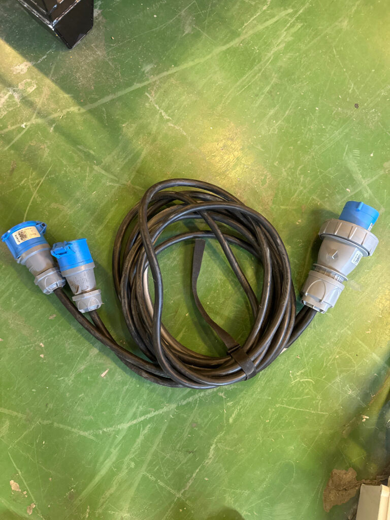 230v 63A to 2x 32A 5m