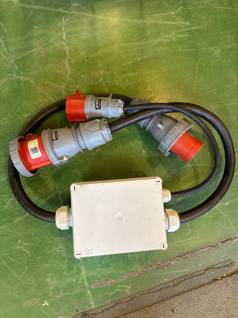 400v 63A to 63A & 32A